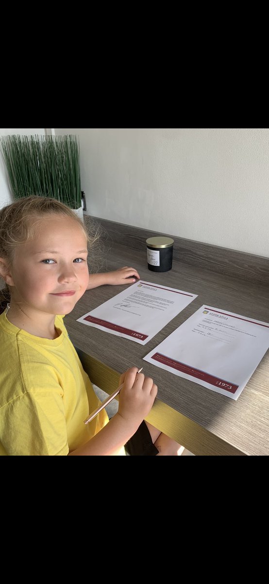 RobinNewma10801's tweet photo. ✍️👏⚽️Super proud of Darcey who has been offered a 1 year contract/registration with Aston Villa Women’s Academy U9 @AVWFCOfficial for 24/25 season, big thanks to her coaches at @PontyUnitedA for their hard work and guidance👏 https://t.co/il0qh1NtlA
