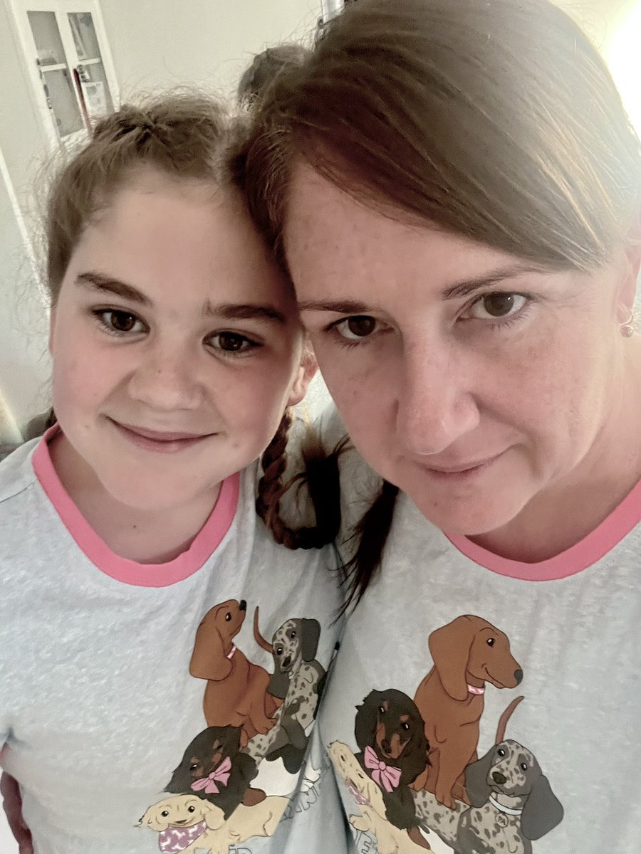 Helen Kulas tweet media