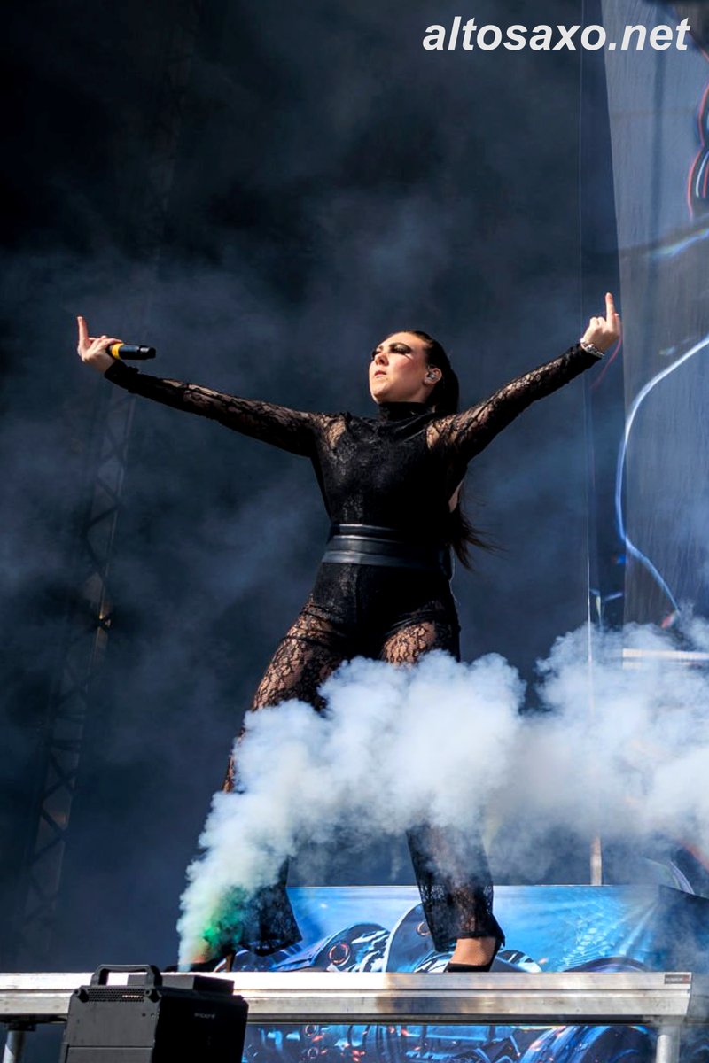 AltosaxoMusic's tweet photo. Elize Ryd of Amaranthe performs live at Trondheim Rocks 2024 at Dahls Arena in Trondheim, Norway on June 6, 2024. #Amaranthe #TrondheimRocks
ALTOSAXO Music Apparel
https://t.co/BQvVWUp4lJ https://t.co/7vcCGijchD