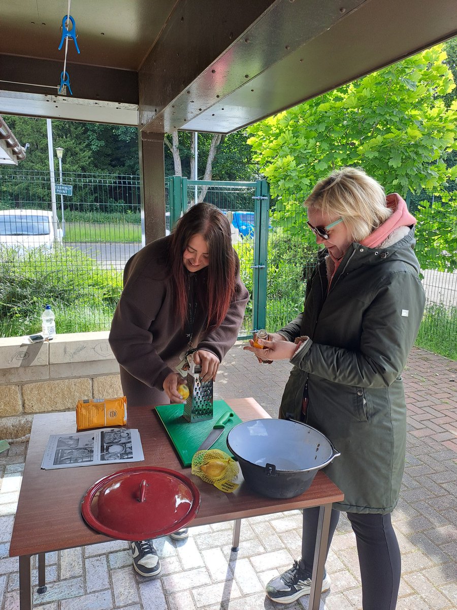It was a lovely sunny end to my seasonal CLPL sessions last night. Participants enjoyed making elderflower cordial, daisy chains, and walnut shell boats. Thank you to everyone who has attended over the year #fabfalkirkfolk #naturallearning