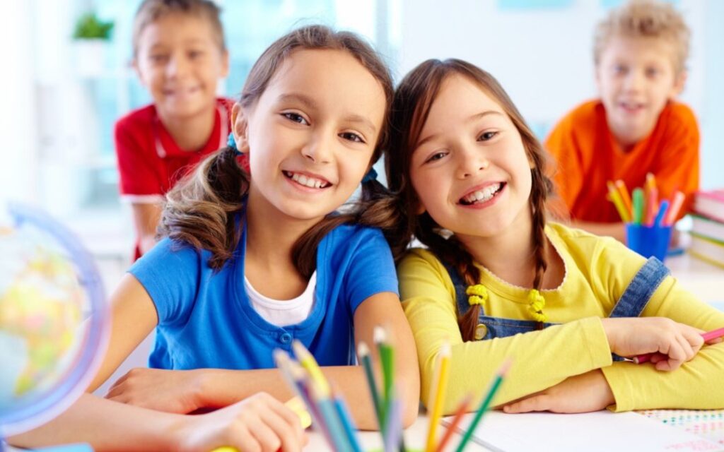 AllSmilesDSpa's tweet photo. Children’s Back-to-School Checklist for Healthy Teeth
https://t.co/Chi6RRBB30
#allsmilesdentalspa #DentalCare #dentalclinicdubai #pediatricdentistry https://t.co/617OGrp9vz