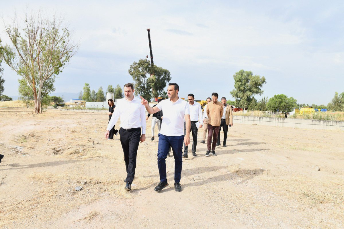OnurEmrahYILDIZ's tweet photo. İzmir Büyükşehir Belediyesi Genel Sekreter Yardımcımız Çağatay Güç ile birlikte Kasaplar Meydanımızda ve Ataşehir Mahallesi’nde projelendireceğimiz Yaşam Koridoru alanında incelemelerde bulunduk. 

Büyükşehir Belediyemizin katkılarıyla Çiğlimize her yaştan vatandaşımızın huzurla ve güvenle sosyalleşebileceği kaliteli yaşam alanları kazandıracağız.