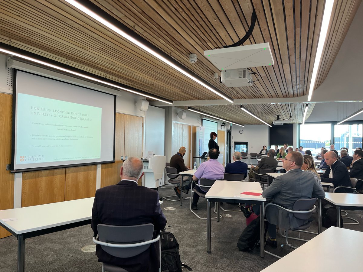 RBioinformatics's tweet image. 🧬Rime continues its tour around the UK for the UK #AMR Inward Mission 2024. Today&apos;s step is Cambridge, precisely in the Maxwell center. #UKAMR2024 🔬
Presentations and networking will be in the air. 🤝 Enjoy your friday!