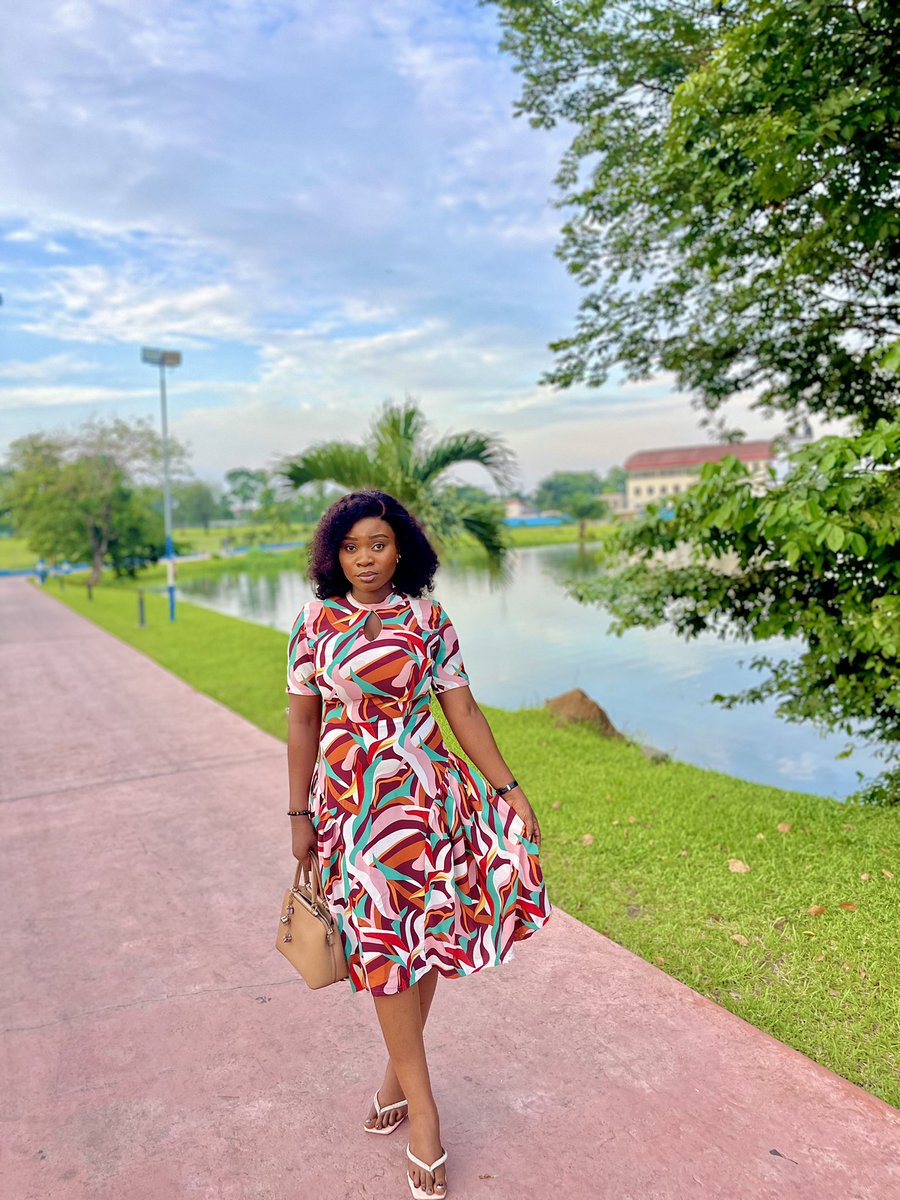 Anna__Peterz's tweet photo. Me and my Work.! 😊
I sew beautiful bespoke dresses 👗🪡🧵✂️
Office wears, Owambe , Suit Sets.
#phtailor https://t.co/BvQpmIkcIs