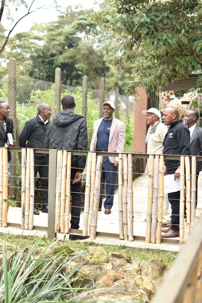 📚 Education for Sustainable Development is key to a greener future! At the giraffe centre, we offer unique learning experiences on environmental sustainability. Your visit supports this vital initiative! 🌱 #PGD2024 #SustainabilityEducation #GiraffeCentre #ThinkGreenGrowGreen