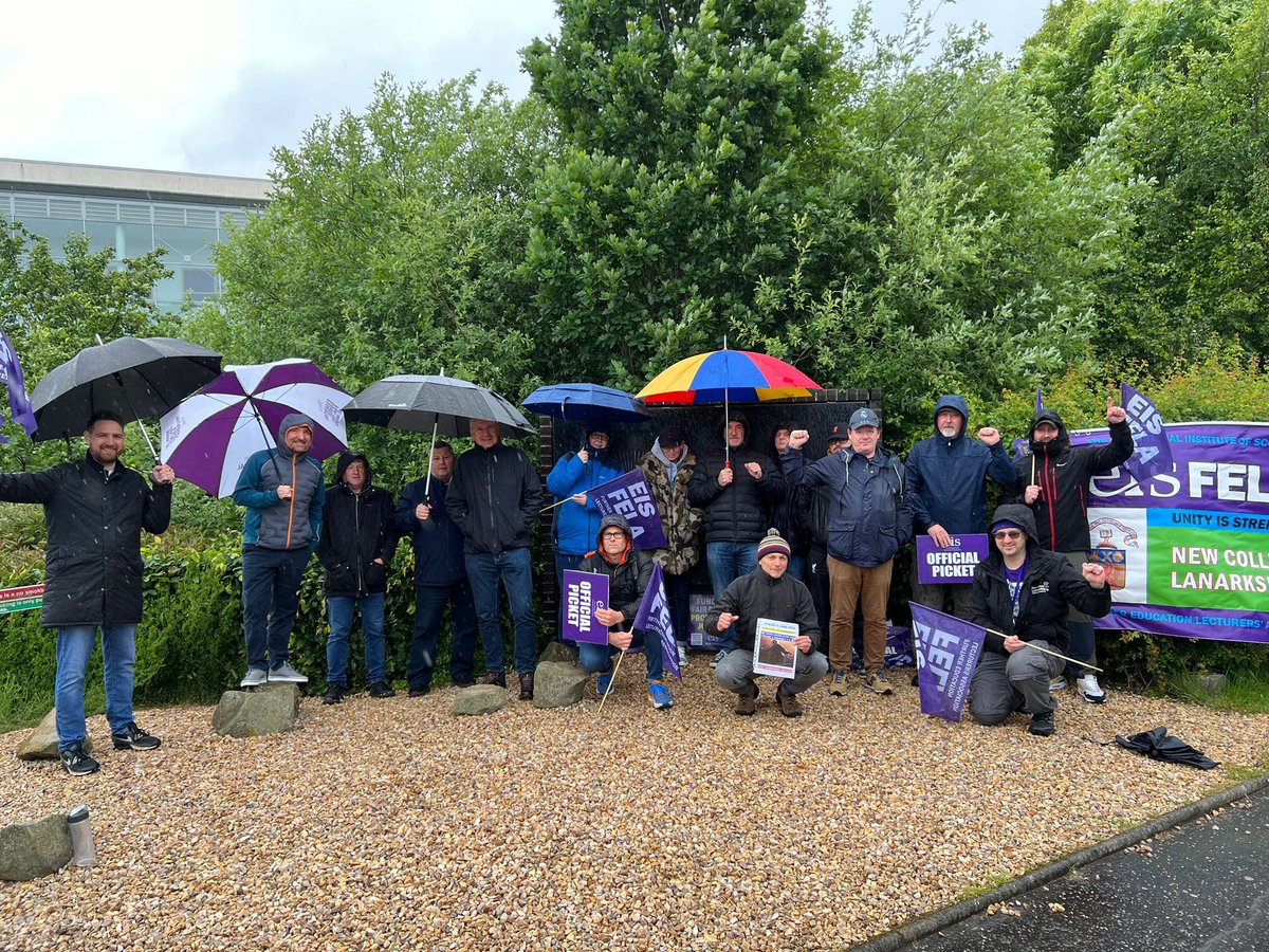 NCL_EIS_FELA's tweet photo. Altogether now #FightingForFE
Solidarity to our colleagues across Scotland.
Special shout out @EIS_SLC
✊📢🪧#RedeemYourself #FairPay https://t.co/Gey9TxNt8E