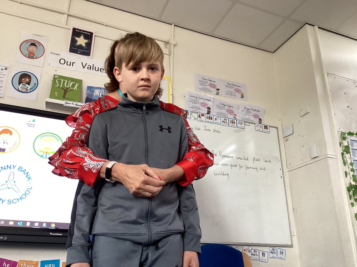 MrsJillRogan's tweet photo. Year 4 learnt how to deal with a casualty when they are choking.@Year4sunnybank https://t.co/dnxGCYhIVd