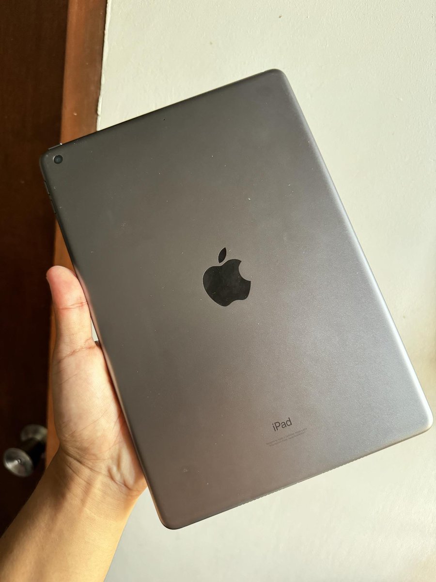 Helping a friend!!
For sale: IPAD 9th Gen for lower price

- 64gb, Spacegray
- Original from Powermac
- used for review (
- Comes with free goodjodoc pen + notes
- 8months old

DM nyo me 🥹
Retweet to qualify for 200 pesos gcash (if nabenta ko lang dito hihu)