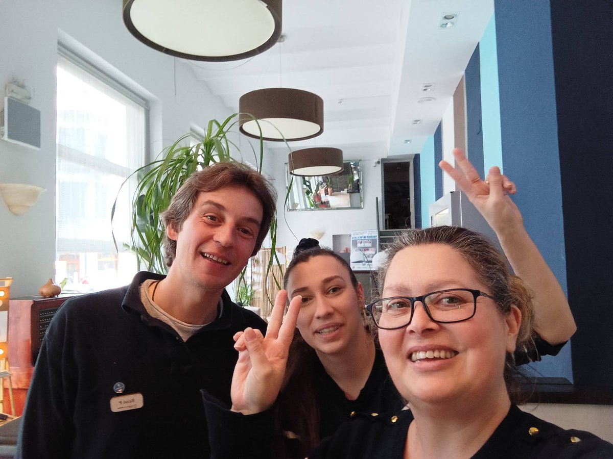 ET VOLEM AMB NOSALTRES JA! 🌞🏖💖
Perquè ens encanta rebre clients
Perquè l'estiu està trucant a la porta
Perquè et mereixes una escapada a Sitges
Vindràs?
hotelsubur.com