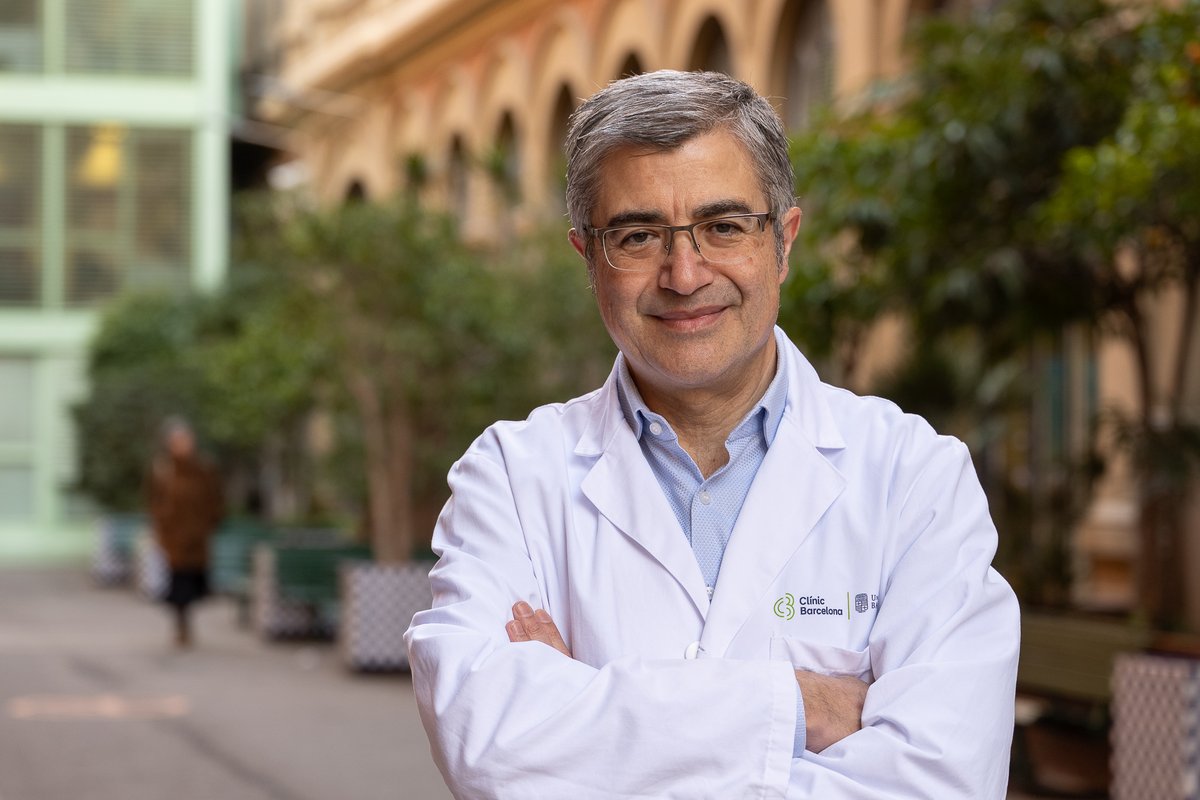 hospitalclinic's tweet photo. 👨‍⚕️ El Dr. Aureli Torné ha estat escollit acadèmic corresponent de la Reial Acadèmia de Medicina de Catalunya

✅ El Cap de la Unitat de Ginecologia Oncològica del #CLÍNIC ha ingressat amb un discurs sobre l'eliminació del #càncer de coll uterí

➕Info 👉 https://t.co/KM49KpltvJ https://t.co/rr9k9rffbD