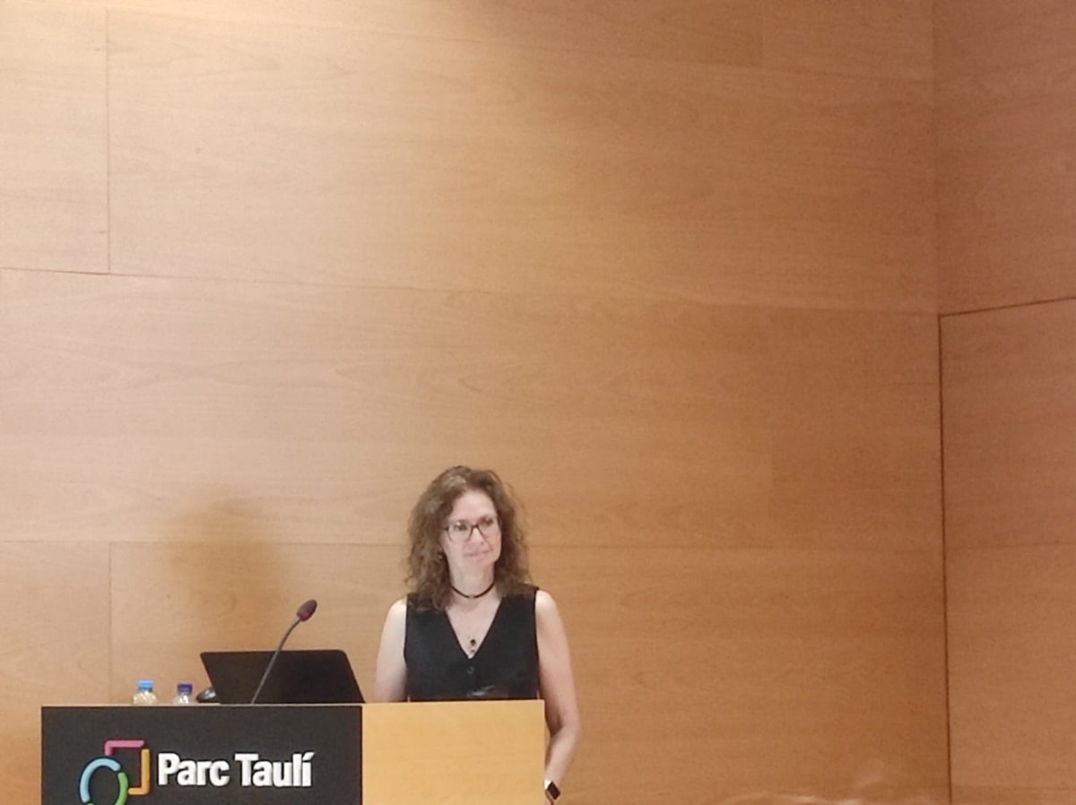 ➡ La Dra. Montse Ureña Tapia, directora d'Atenció Primària del #CSTerrassa, presenta el Projecte #FinestraÚnica, model d'atenció ambulatòria i coordinació entre l'Atenció Primària i Atenció hospitalària, a la I Jornada d'Atenció Primària-Atenció Especialitzada del Vallès