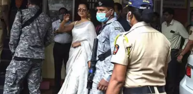 TheNewsRadar1's tweet image. 💥Kangana slapgate: Bollywood actor was first to get Y-Plus security, will she now get Z cover? 💥

#TNR #Slapgate  #YPlusSecurity #ZSecurity
#CISF #HimachalPradesh
@KanganaTeam @BJP4Himachal @crpfindia 

Read Full Article👇

thenewzradar.com/kangana-slapga…