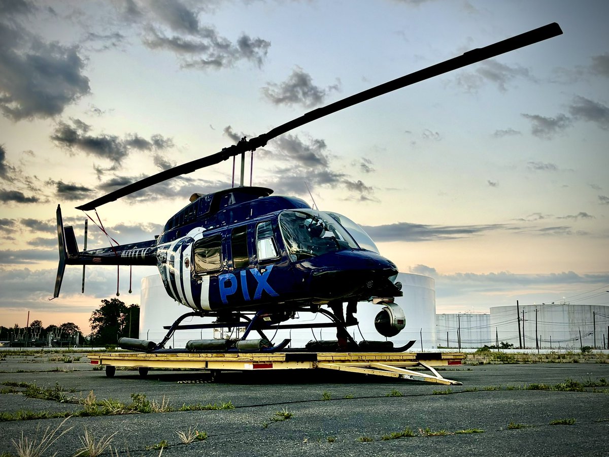 jimfeldman's tweet photo. Goin’ flyin’! In for @TomKaminskiWCBS with your traffic in #Air11 and #Chopper880. @PIX11News @wcbs880 #airbornetraffic #trafficreporter https://t.co/ByUd9TEzwu