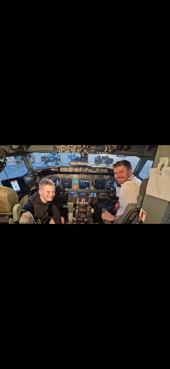 Shell15's tweet photo. I didn't know @joeldommett was also a pilot!! ✈️
#jet2
#grancanaria2024
#celebritypilot https://t.co/TFZqh2xOK7