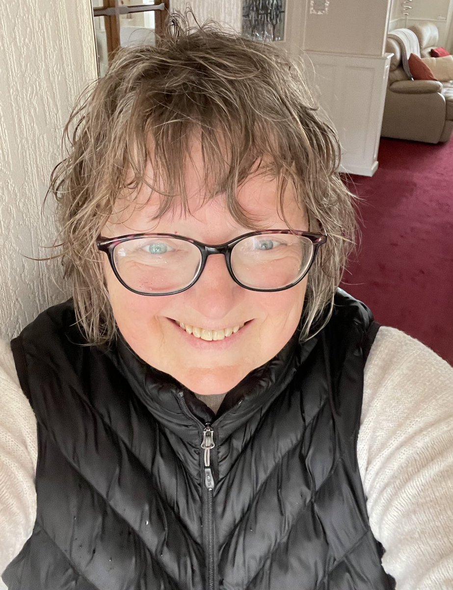 CyclingLain's tweet photo. Went out for a walk round the harbour with Dad, bit fresh, very windy, and I wish Iβd worn my waterproof not my gilet!!!!! #BitSoggy #BitWindy https://t.co/f1DYIXROIF