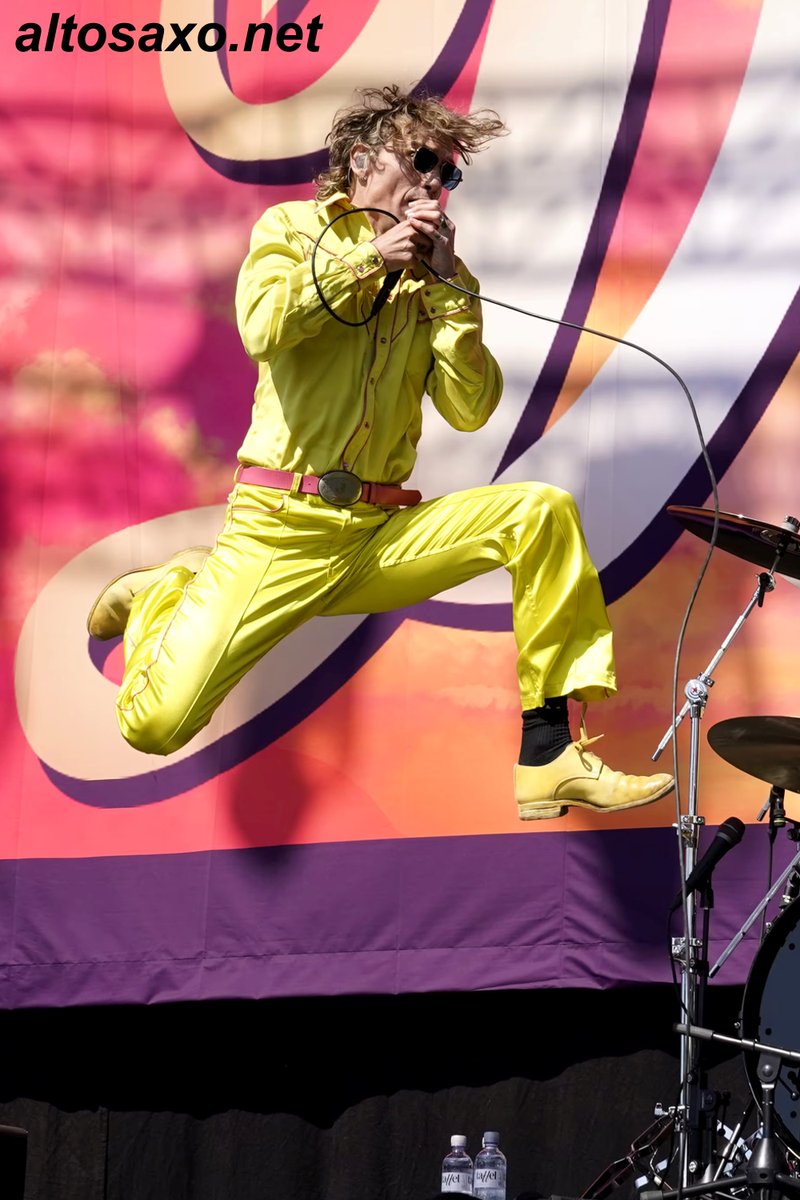 AltosaxoMusic's tweet photo. Justin Hawkins of The Darkness performs live at Trondheim Rocks 2024 at Dahls Arena in Trondheim, Norway on June 6, 2024. #TheDarkness #TrondheimRocks
ALTOSAXO Music Apparel
https://t.co/BQvVWUp4lJ https://t.co/ekAkj7pRRV