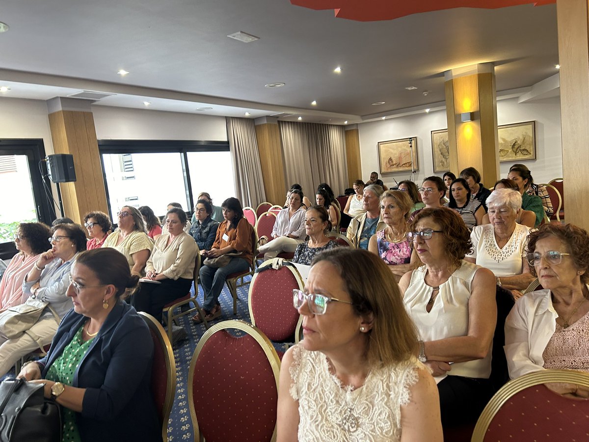 mararianr's tweet image. Hoy 2* día  con Lydia Delicado  interviene abriendo este espacio “identificación y manejo de nudos críticos de la violencia sexual”
#ICIGobiernocanarias.       #COMPI
#mararialanzarote