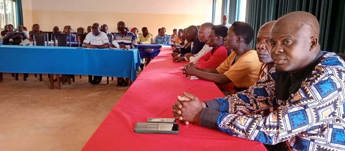 FLMBurundi's tweet photo. Atelier d'évaluation !📉

Les coopératives du projet #Amahoro financé par @Foodgrains et #CLWR on analyser leurs progrès avec des experts du secteurs agricoles et les autorités. 

L'activité a eu lieu cette semaine à Cankuzo et Ruyigi. https://t.co/5i7HAdzt5B