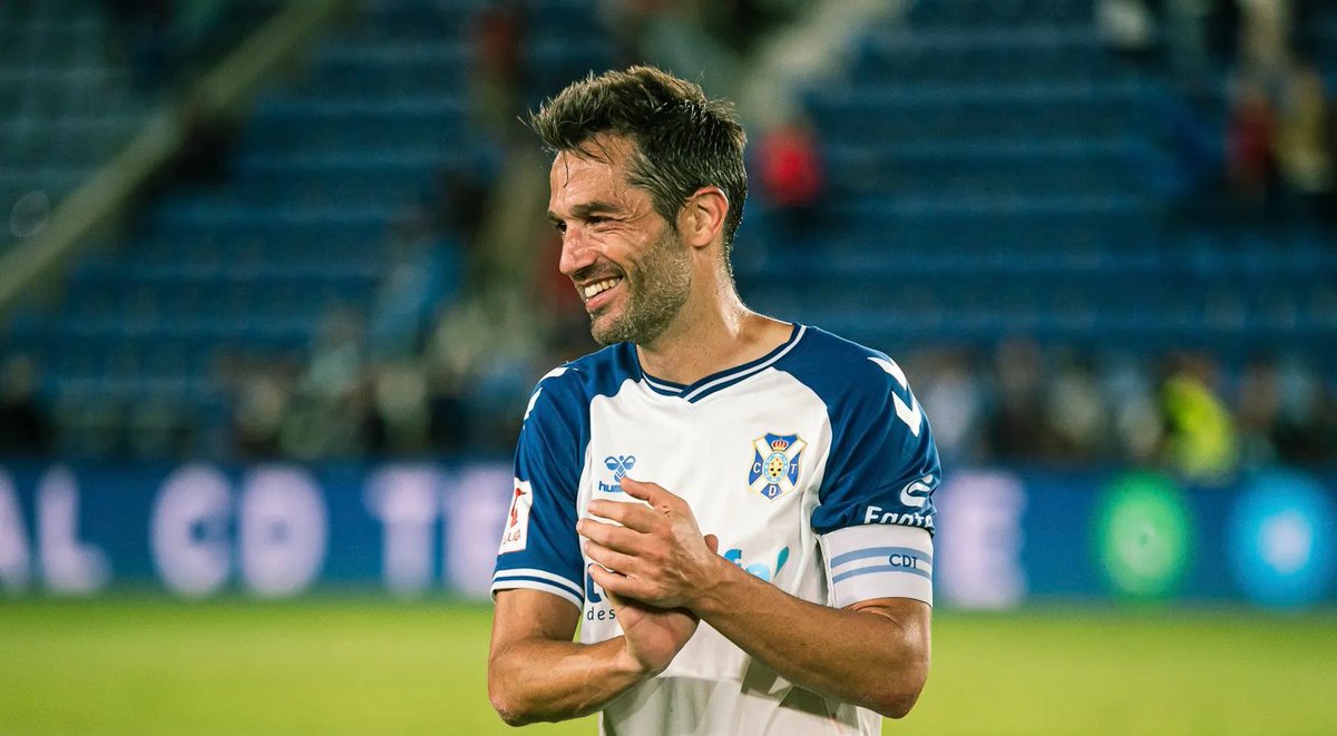 mdaswani's tweet photo. Aitor Sanz, 39. Dígitos de rendimiento y registros físicos por encima de la media de la categoría.

Ángel, 37. Uno de los mejores promedios goleadores de @LaLiga.  

Maikel Mesa, 33. MVP de la temporada en el @RealZaragoza. Once goles sin ser delantero centro.

Me vale la frase de Jony Vega. Al fútbol se juega con los pies, no con el DNI.

Definitivamente esta sociedad está enferma de edadismo. Pero en todas las profesiones. La inexperiencia está sobrevalorada.