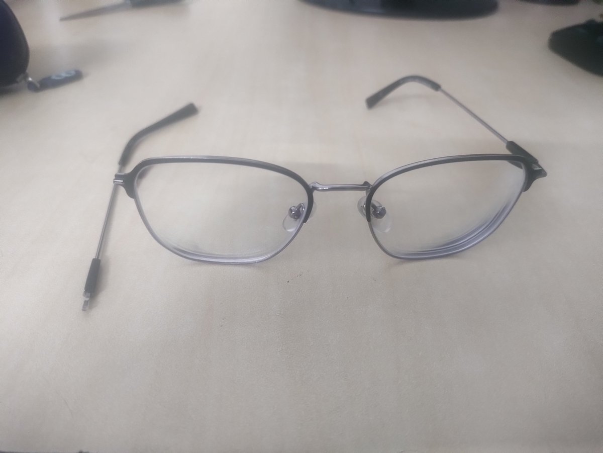 thearka_'s tweet photo. 2/2

@Lenskart_com 

Frames I bought from local vendors for much less price had lasted longer than 3 months. I don't understand how can a metal frame break in 3 months.

Reaching out to you publicly to see if you can correct this or force me to go back to my local optics shop https://t.co/07n7nY7vwn