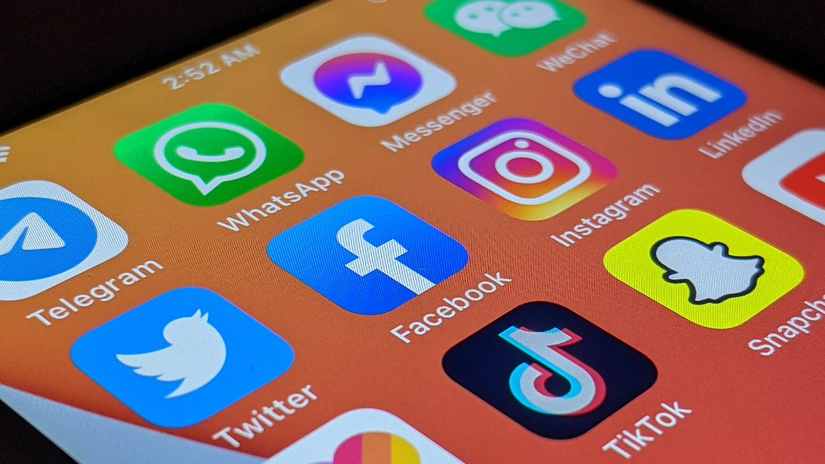 Celebrare il terrore: la ricerca di #DecodingAntisemitism del 24 ottobre 2023 ha analizzato più di 11.000 commenti su YouTube e Facebook in risposta alle notizie sugli attacchi terroristici di Hamas a Israele del #7ottobre (tu-berlin.de) doi.org/10.14279/depos…