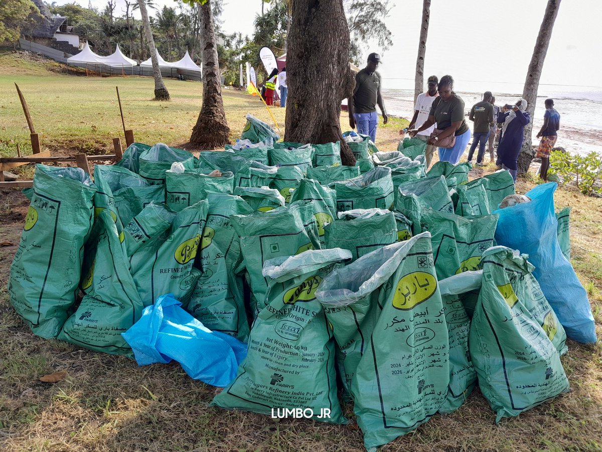 salim_deko's tweet photo. Partnering for value Chain in waste management. 
#dianibeachzeroplasticpollutionfestival.
#riseagainstplasticpollution.
@Samba4Youth 
@OurKwaleCounty 
@herikenya
@SkywardExpress https://t.co/CK4WOUlw4S
