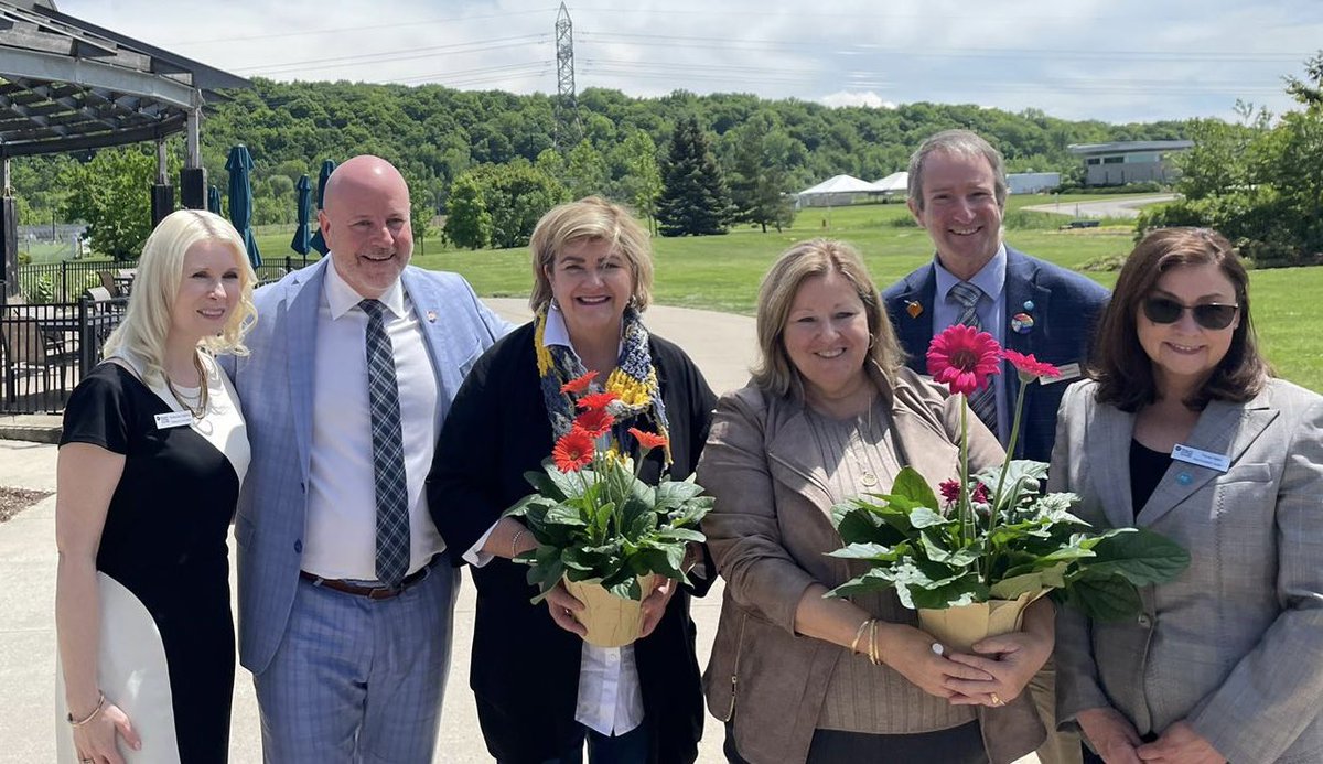 Lisa Thompson tweet media