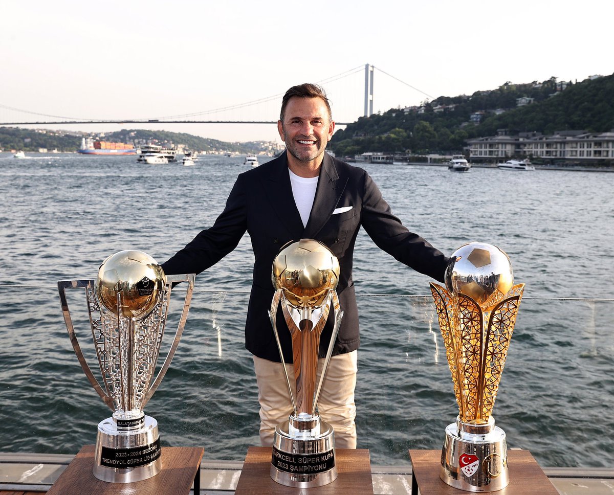 Şampiyon Takımımızın Şampiyon Hocası Okan Buruk’la yeni sözleşme imzalandı. 

🏆 Hedef 25. Şampiyonluk!
⭐️ Hedef 5. Yıldız!
🔥 Hedef artık Avrupa’da Kupa!