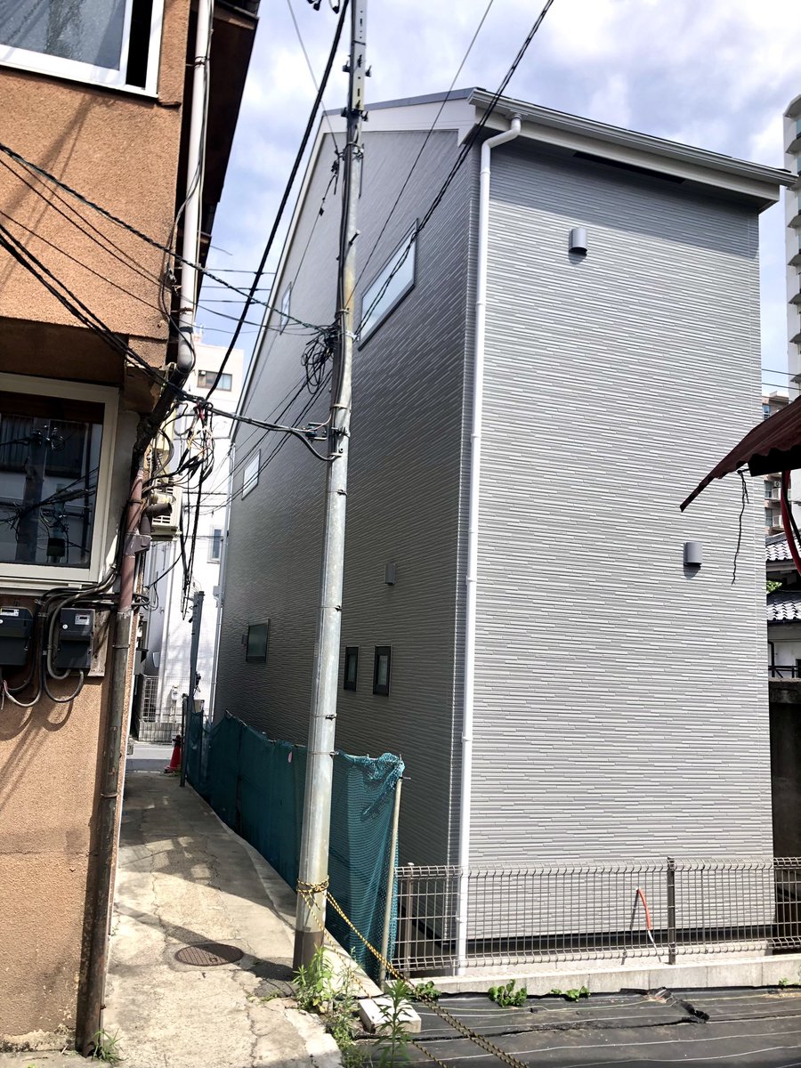 __chiquita_'s tweet photo. ハプバ物件(そんな名前ではない) の足場が外れたよ。 https://t.co/AmFjwJ4Wgx