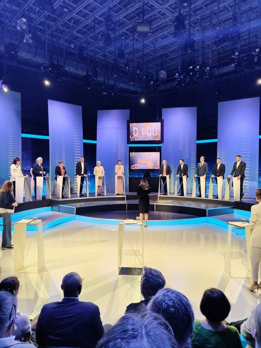 ULipuscek's tweet photo. Mir je  v  Evropi  znova ogrožen in rešil nas bo samo razum, če ga je v glavah vodilnih politikov vseh vrst še kaj ostalo. Vojna z Rusijo v Ukrajini  bi bila  za Evropo katastrofa.  Sinoči na @RTV_Slovenija https://t.co/1GBUX7jtuw