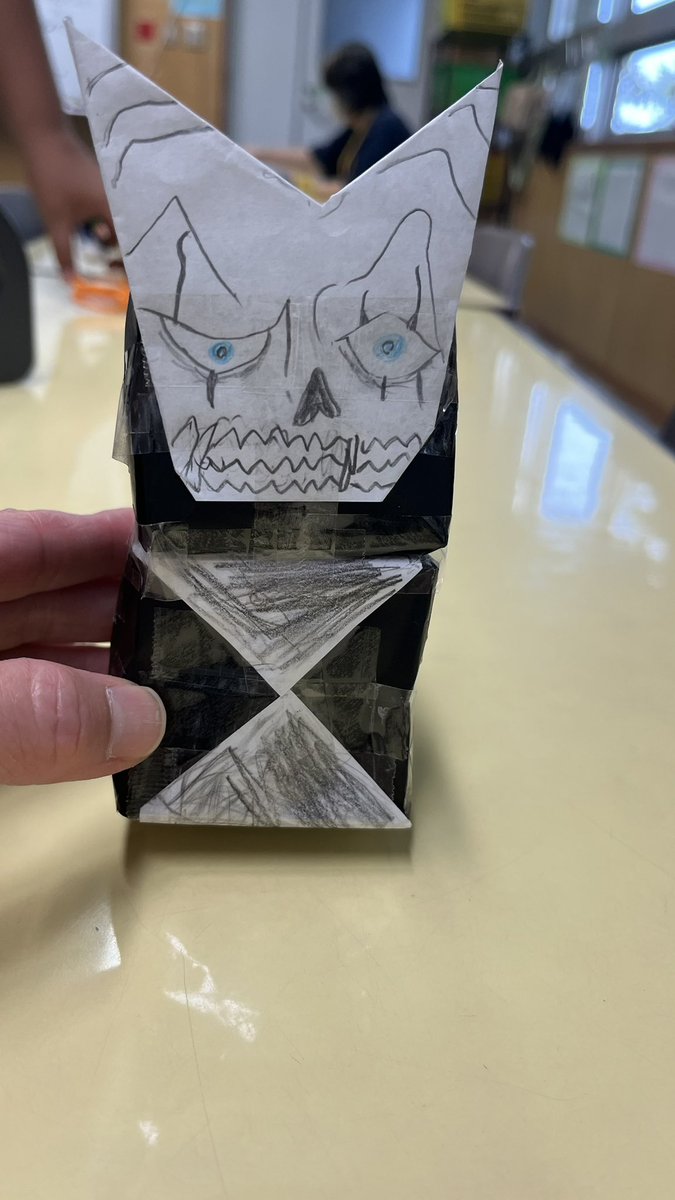 norysbirds's tweet photo. 子供の発想力すごい！
折り紙で制作！
児童クラブのブームは #怪獣8号 #カフカ　#保科副隊長 https://t.co/2xCMr1JUgJ