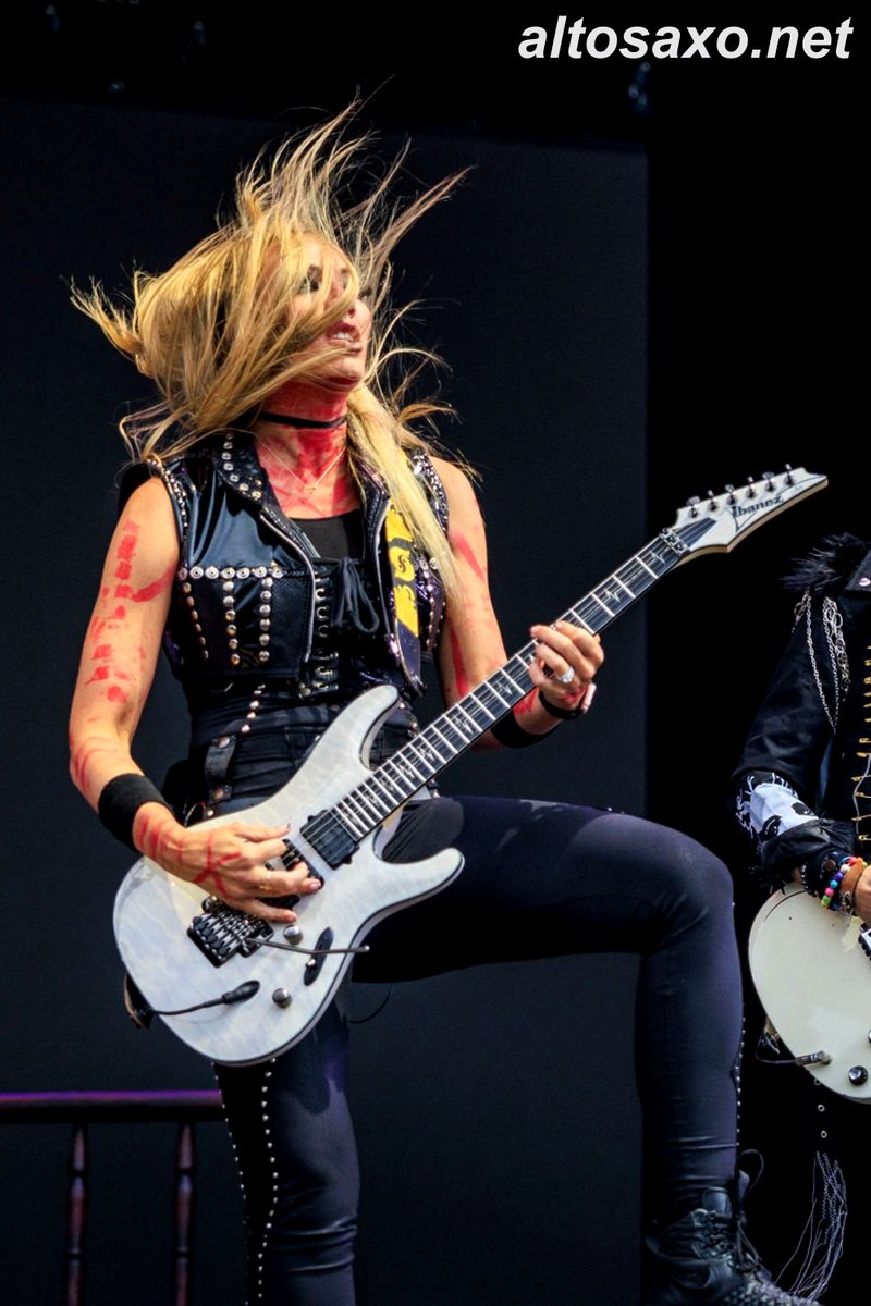 AltosaxoMusic's tweet photo. Nita Strauss performs live with Alice Cooper's band at Trondheim Rocks 2024 at Dahls Arena in Trondheim, Norway on June 6, 2024. #NitaStrauss #TrondheimRocks
ALTOSAXO Music Apparel
https://t.co/BQvVWUp4lJ https://t.co/gOX51UdyYX