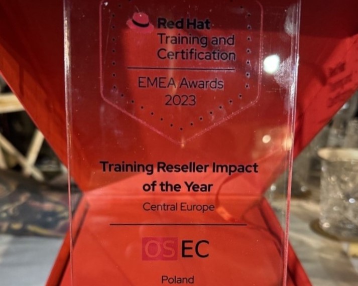 Na konferencji <a href="/RedHat/">Red Hat</a> EMEA 2024 dla Partnerów szkoleniowych i Instruktorów, <a href="/osec_pl/">OSEC</a> został uhonorowany nagrodą: Training Reseller Impact of the Year 2023 (EMEA Central Europe)
Nagrodę odebrali: nasz CEO – <a href="/FilipGontarz/">Filip Gontarz</a>  oraz nasz CTO i VP – <a href="/divinitus/">DIVI</a>  Piotr Baranowski
#dumni