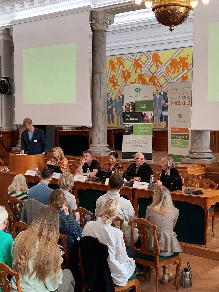 Til debat arrangeret af <a href="/vegetariskDVF/">Vegetarisk Forening</a> om plantebaserede fødevarer i EU, hvor @rasmusnordqvist siger, at der er behov for en plantebaseret handlingsplan i EU.