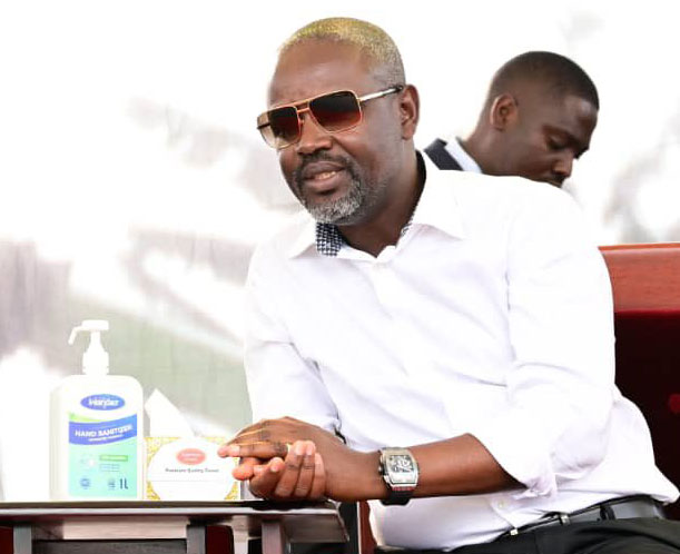 DailyMonitor's tweet photo. "Through my businesses, I employ over 400 people but even when I buy a watch, people think I have used taxpayers' money. So, if I can look after 400 families, why wouldn't I afford to buy myself something good and look nice? Some Ugandans want you to apologise for being happy, successful, and hardworking. Never apologise for being any of these," the Deputy Speaker of Parliament, @Thomas_Tayebwa at the 4th Annual National Project Management Conference in Kampala on June 7, 2024.

#MonitorUpdates via @priscillamaloba 
📸 Courtesy/File