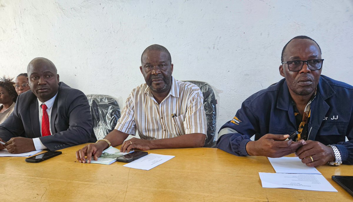#happeningnow The Department of Veterinary Servives @DVSZIM Chief Director, Dr. Pious Makaya arrives in Masvingo Province as part of his provincial visits to familiarise with operations at the provincial level towards the prevention and control of priority diseases.