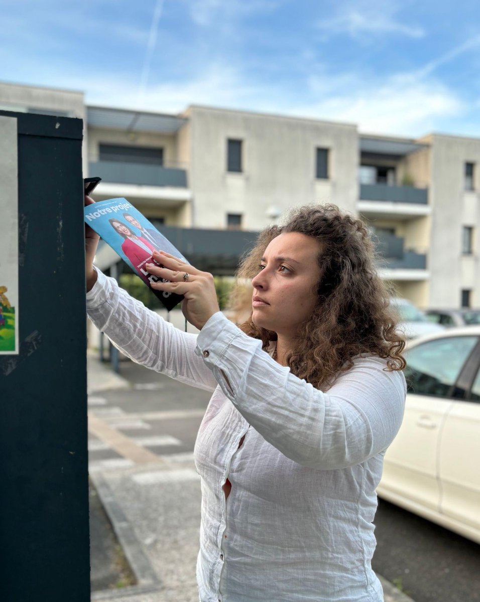 modemgironde's tweet photo. 🌞🌛 De jour comme de nuit, les opérations de collage et de boitage se poursuivent partout en Gironde ! 🇪🇺
🗳 Dimanche, nous avons tous @BesoindEurope et l'Europe à besoin de vous ! Votez pour la liste de @ValerieHayer !
#Gironde #BesoinDEurope #MoDem #Europe #DimancheOnVote https://t.co/oWK8CPy3Kt