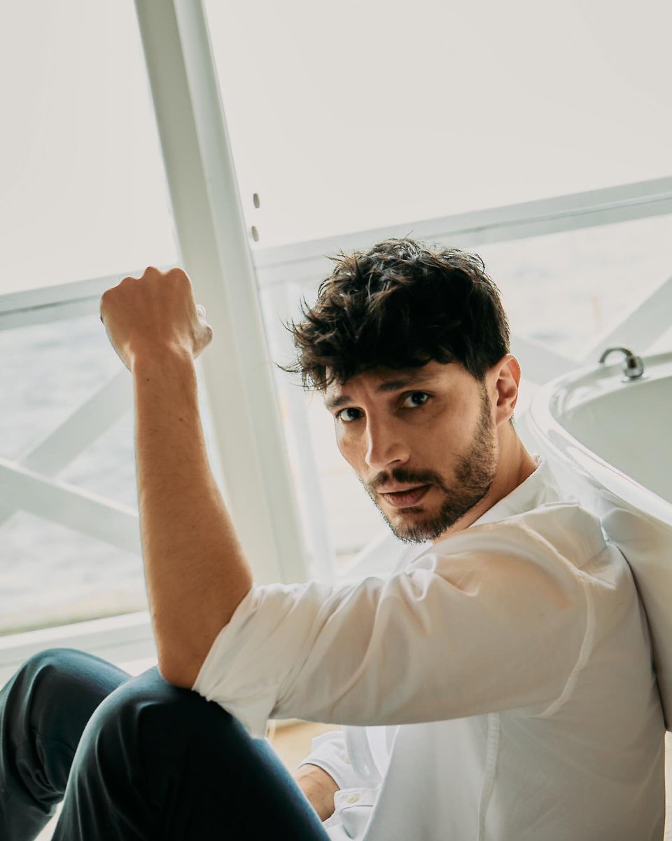 İlhan bey İlhan beyyy. 🤤🤍

 #ilhanşen