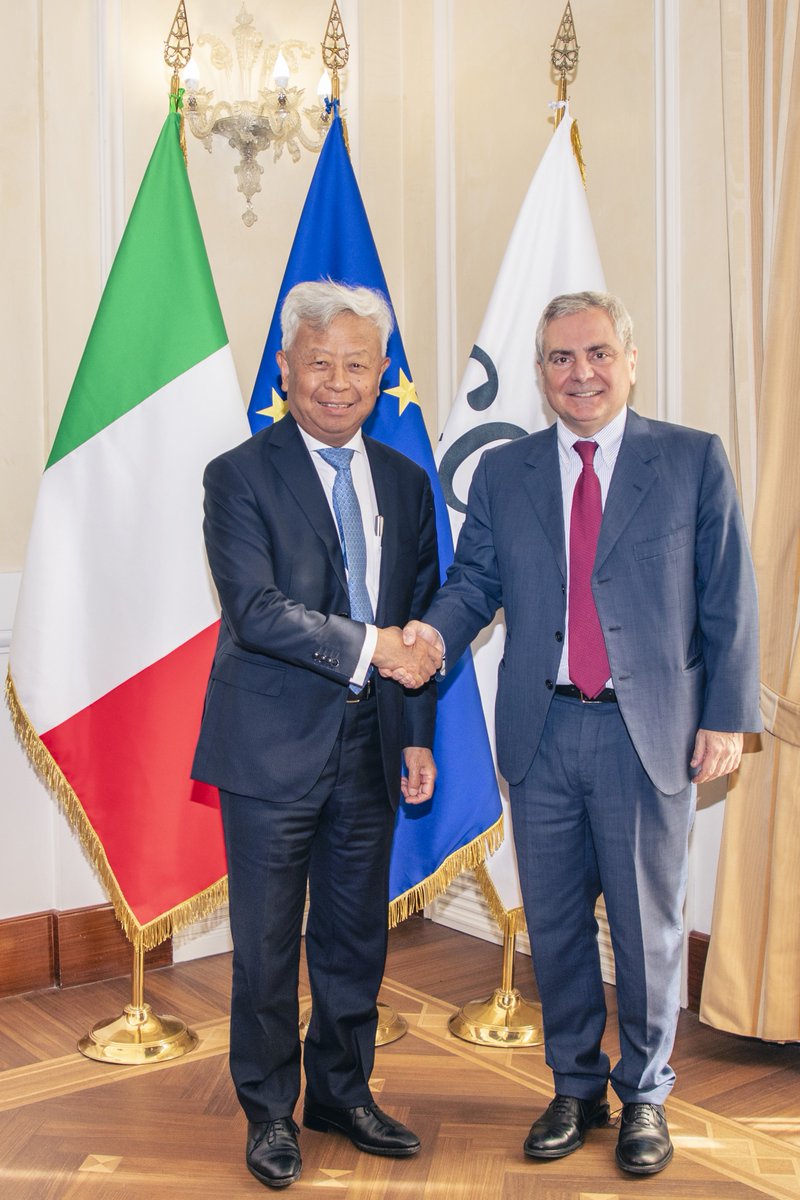 GruppoCDP's tweet photo. The CDP CEO Dario Scannapieco, met with Jin Liqun, President of the @AIIB_Official, and several representatives of the organization, which was established in 2016 to support the infrastructural and economic development of the Asia-Pacific region.
👇 https://t.co/ghpJYR7Zfy