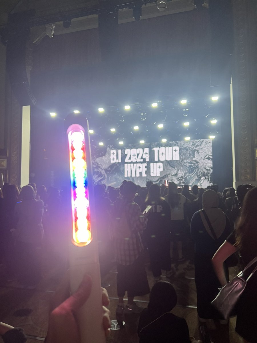 _binhilism's tweet photo. #HYPEUPinSG https://t.co/YSQBFyX57r
