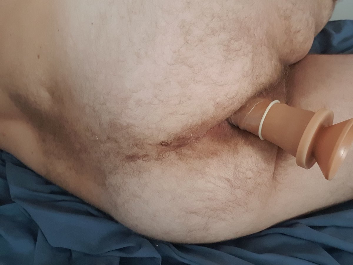 leanzingaucho's tweet photo. 6/6 #diadopassivo #rabãopeludo
Usando um brinquedinho de 18cm. 😜🦁 https://t.co/lnRcyZzChp