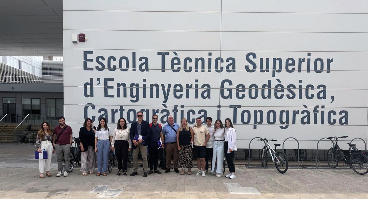 itacaUPV's tweet image. 🟢In the framework of the agreement🤝 between the JRC @EU_Commission, the @AjuntamentVLC and the UPV for the inclusion of #València as a #CityLAB’, a conference was held yesterday with the participation of ITACA-UPV researchers 👩‍💻@EloinaColl, 👩‍💻Victoria Lerma and 👨‍💻@Edgar_losae.