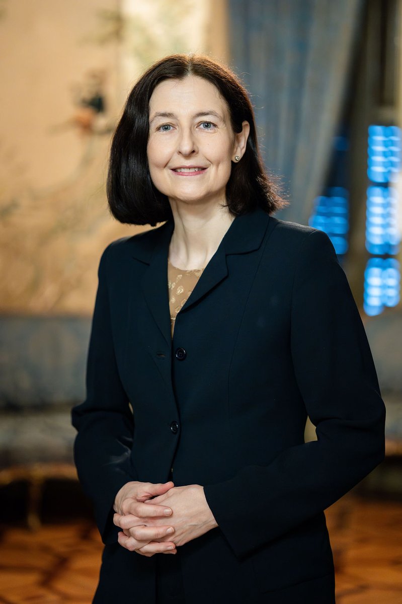 Nuestra vicedecana <a href="/CPBarrioDelOlmo/">Concepción Pilar Barrio Del Olmo</a> ayer en #AcademiaMatritense. Disertación de hondo calado humano y jurídico sobre los mayores y su bienestar. Pactos asistenciales, reforma del Código Civil y especial atención al 'acogimiento'. Imprescindible👇 

youtube.com/watch?v=O4Iu2c…