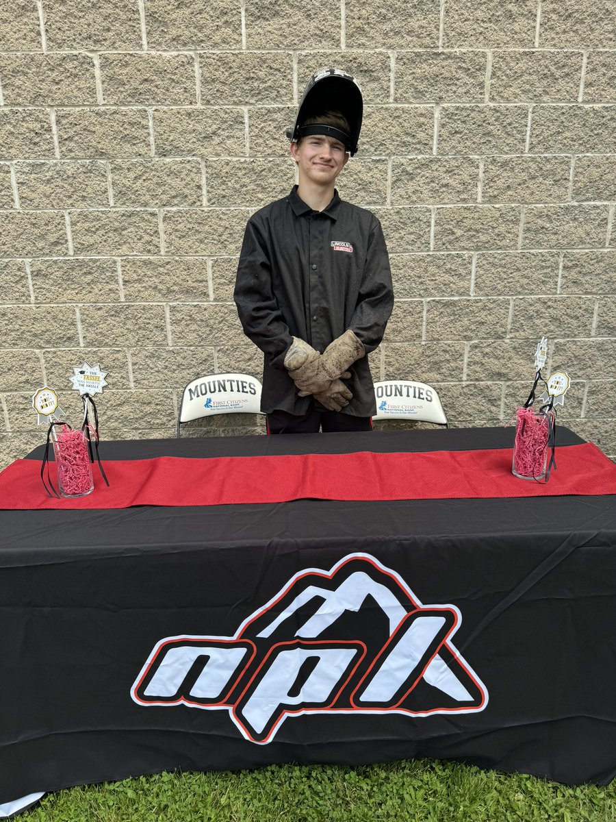 Dr. Lorson (Flook) tweet media