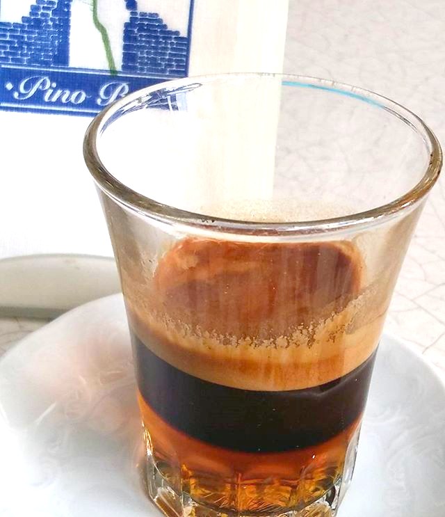 Se la vita è fatta a strati, io preferisco questi 3: 🍋☕🥃

ph: @nicolasciriscioli4 

#Morettadifano #Morettafanese #Fano