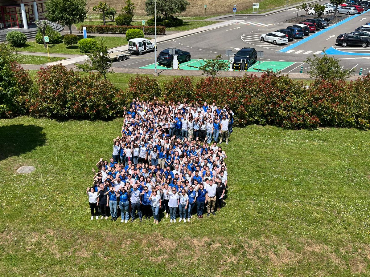 CortevaES's tweet photo. ¡Celebraciones en nuestros centros de trabajo en 📍 Asturias y Sevilla por estos 5 años #CultivandoElProgreso! 🥳
Seguiremos Creciendo Juntos en este camino marcado por la innovación y la tecnología ¡que no ha hecho más que empezar!💙 https://t.co/kuDa8Qd6H9