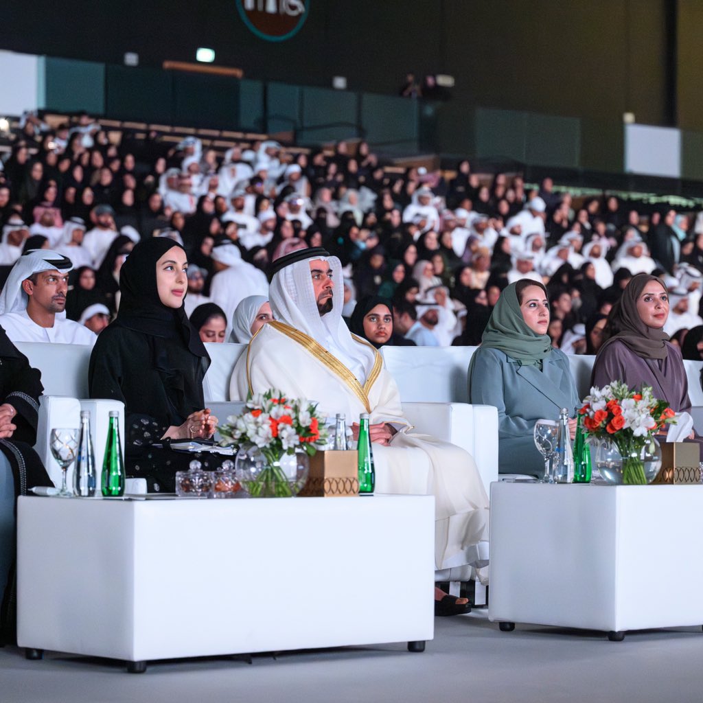 Zayed_U's tweet photo. Her Excellency @shamma, Chairperson of ZU Board of Trustees, expressed our appreciation for the patronage of His Highness Sheikh @SaifBZayed, Deputy Prime Minister and Minister of Interior, and his attendance at the graduation ceremony of 368 students from 7 colleges.

#ZU https://t.co/Ec3qFgqYYR