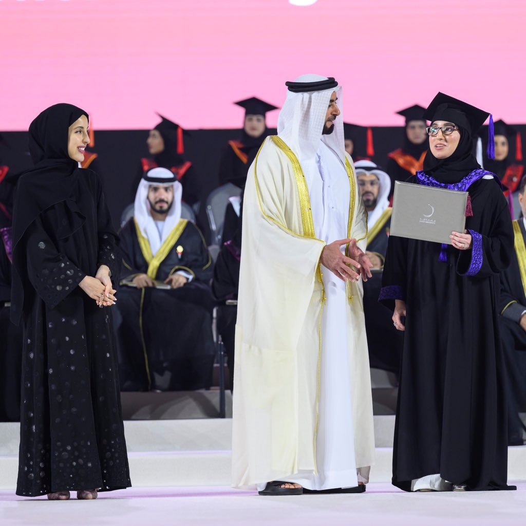 Zayed_U's tweet photo. Her Excellency @shamma, Chairperson of ZU Board of Trustees, expressed our appreciation for the patronage of His Highness Sheikh @SaifBZayed, Deputy Prime Minister and Minister of Interior, and his attendance at the graduation ceremony of 368 students from 7 colleges.

#ZU https://t.co/Ec3qFgqYYR