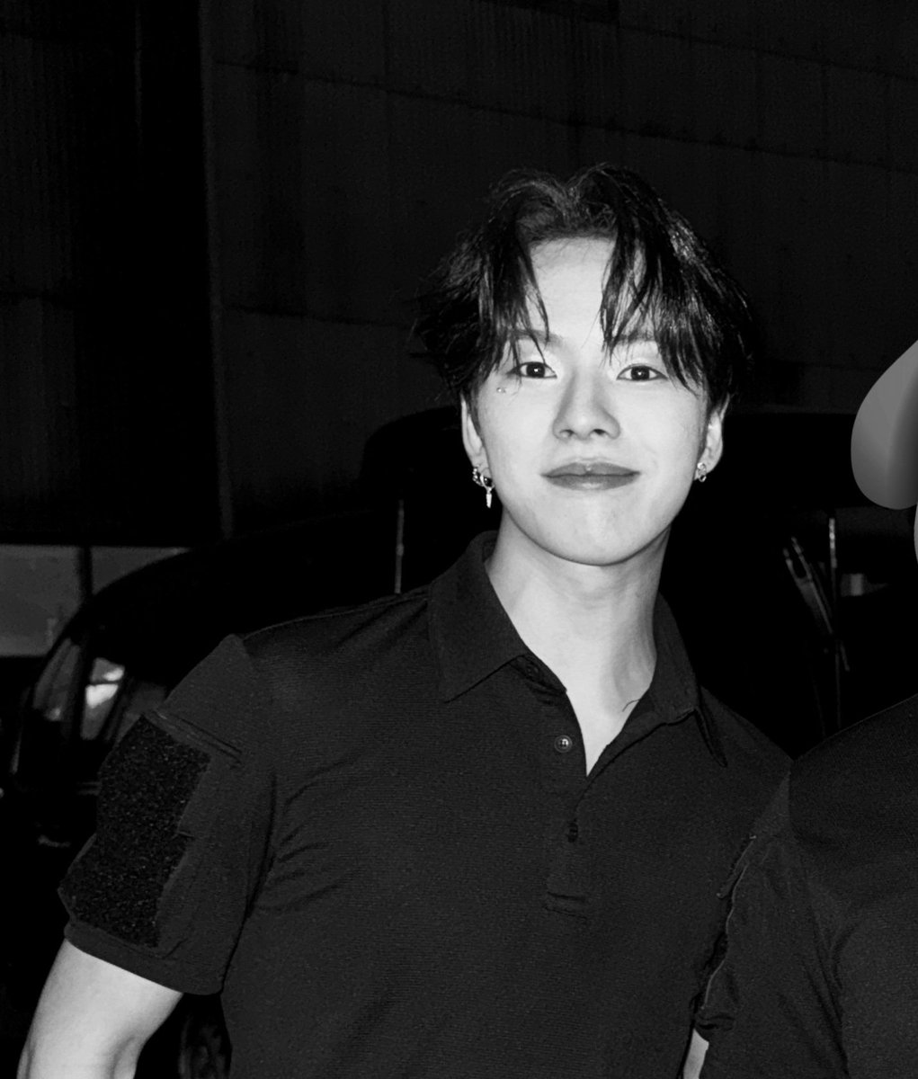 jmappelleyoshi_'s tweet photo. Hand                         Handsome https://t.co/Xpmbu75BpP