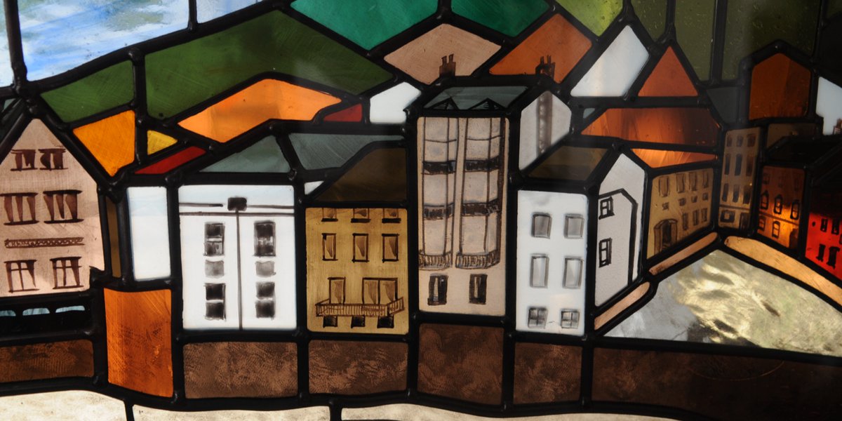 DaedalianGlass's tweet photo. Today is National Fish &amp; Chip day, which brings back memories of a bespoke stained glass panel we created for The Magpie Cafe in Whitby (hailed the 'best fish and chips in the country' by Rick Stein!)
.
.
.
#daedalianglassstudios  #stainedglass #nationalfishandchipday https://t.co/nhnurfRxpr